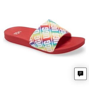 🌺 UGG logo beach slides - Size 5